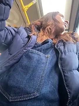 Snapshot of Vaiolet_a chatting on 12.17.24 Vaiolet a online show from 12.17.24