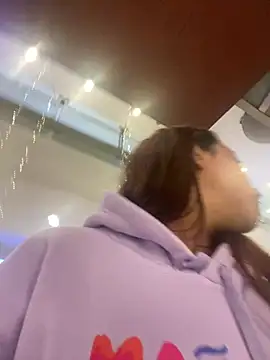 Snapshot of Vaiolet_a chatting on 12.26.24 Vaiolet a online show from 12.26.24