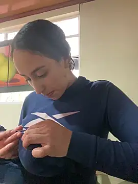 Snapshot of Vaiolet_a chatting on 03.12.25 Vaiolet a online show from 03.12.25