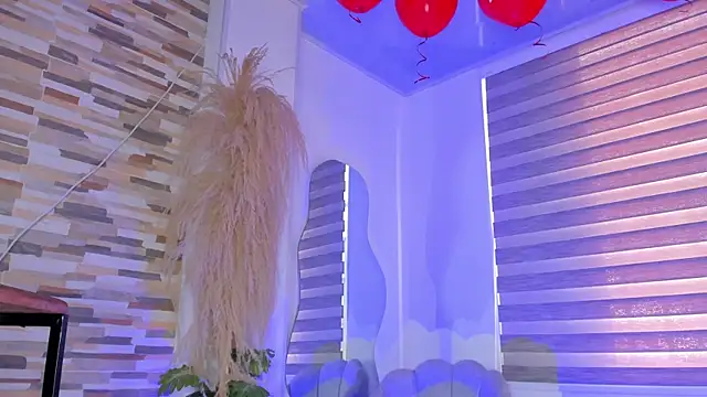 Snapshot of Vanesa_novvoa chatting on 02.14.25 Vanesa novvoa online show from 02.14.25