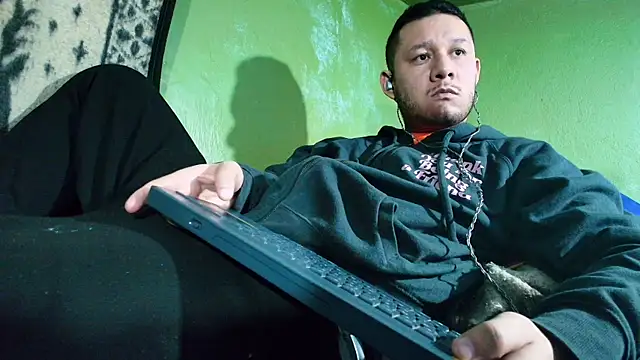 Snapshot of sweet_cock28 chatting on 12.08.24 sweet cock28 online show from 12.08.24