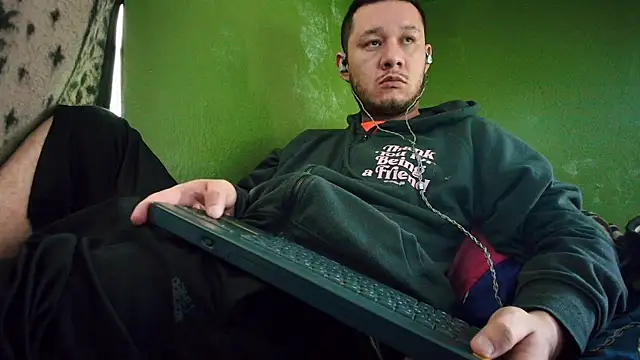 Snapshot of sweet_cock28 chatting on 12.15.24 sweet cock28 online show from 12.15.24