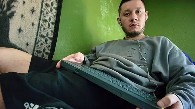 Snapshot of sweet_cock28 chatting on 12.28.24 sweet cock28 online show from 12.28.24