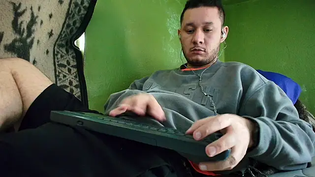 Snapshot of sweet_cock28 chatting on 01.02.25 sweet cock28 online show from 01.02.25