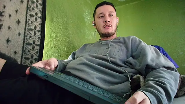 Snapshot of sweet_cock28 chatting on 01.03.25 sweet cock28 online show from 01.03.25