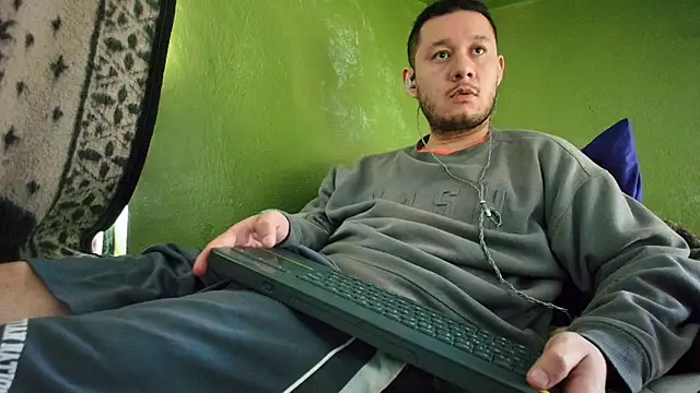 Snapshot of sweet_cock28 chatting on 01.04.25 sweet cock28 online show from 01.04.25