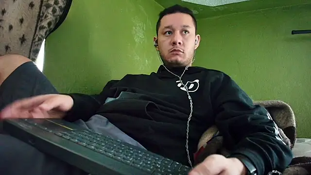 Snapshot of sweet_cock28 chatting on 01.07.25 sweet cock28 online show from 01.07.25