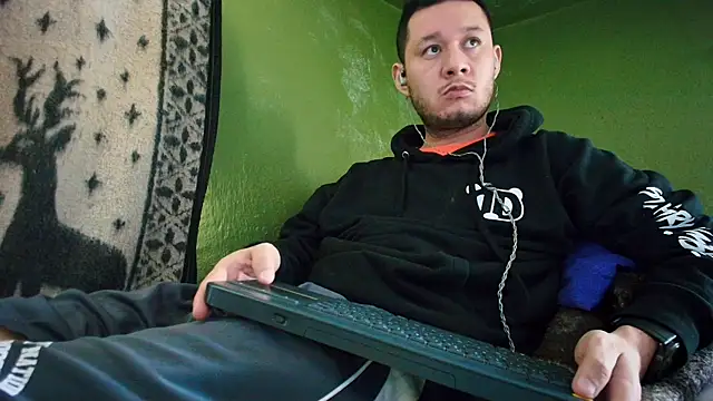 Snapshot of sweet_cock28 chatting on 01.10.25 sweet cock28 online show from 01.10.25