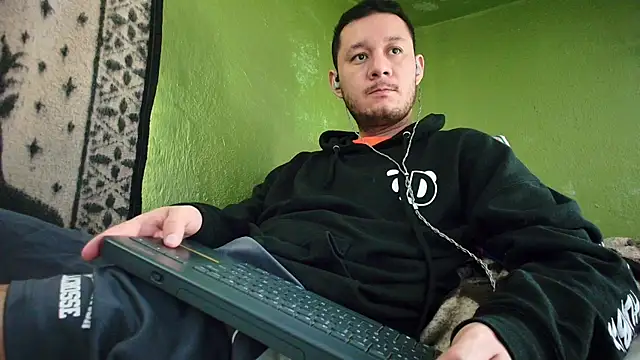 Snapshot of sweet_cock28 chatting on 01.11.25 sweet cock28 online show from 01.11.25