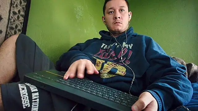 Snapshot of sweet_cock28 chatting on 01.13.25 sweet cock28 online show from 01.13.25