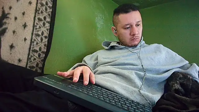 Snapshot of sweet_cock28 chatting on 01.20.25 sweet cock28 online show from 01.20.25