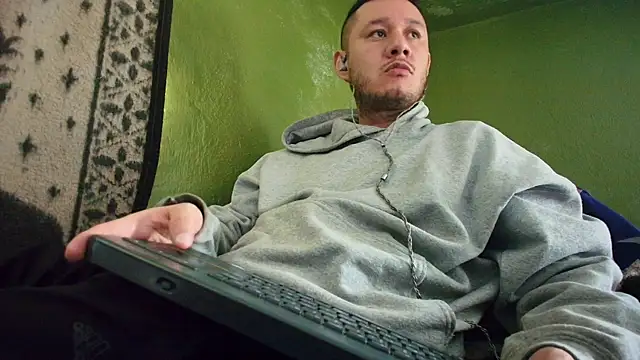 Snapshot of sweet_cock28 chatting on 01.24.25 sweet cock28 online show from 01.24.25