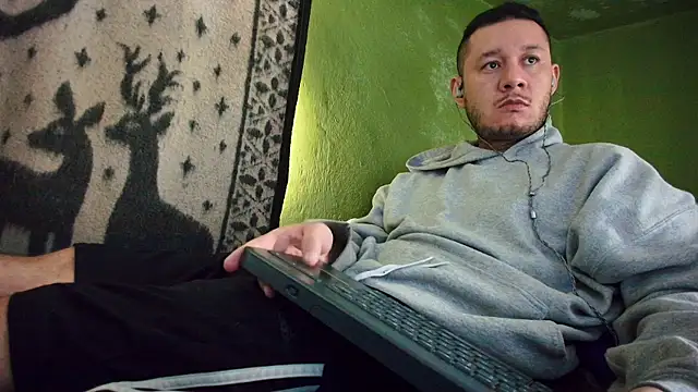 Snapshot of sweet_cock28 chatting on 01.25.25 sweet cock28 online show from 01.25.25