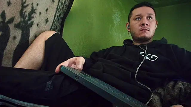 Snapshot of sweet_cock28 chatting on 02.04.25 sweet cock28 online show from 02.04.25