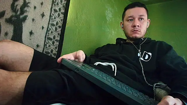 Snapshot of sweet_cock28 chatting on 02.05.25 sweet cock28 online show from 02.05.25