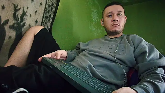 Snapshot of sweet_cock28 chatting on 02.11.25 sweet cock28 online show from 02.11.25