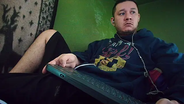 Snapshot of sweet_cock28 chatting on 02.24.25 sweet cock28 online show from 02.24.25