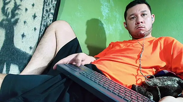 Snapshot of sweet_cock28 chatting on 03.04.25 sweet cock28 online show from 03.04.25