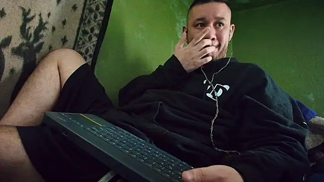 Snapshot of sweet_cock28 chatting on 03.07.25 sweet cock28 online show from 03.07.25