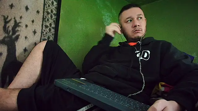 Snapshot of sweet_cock28 chatting on 03.08.25 sweet cock28 online show from 03.08.25