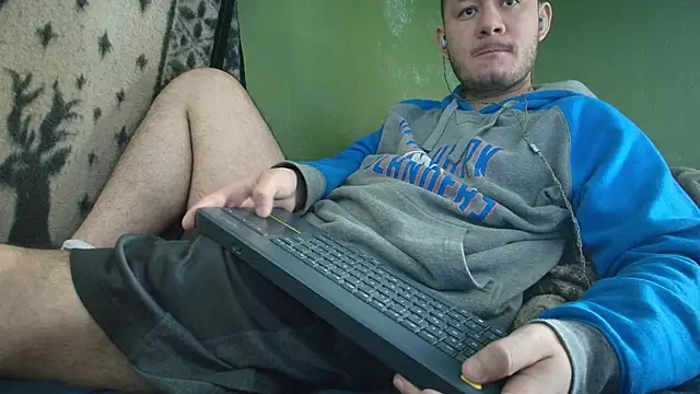 Snapshot of sweet_cock28 chatting on 09.13.25 sweet cock28 online show from 09.13.25