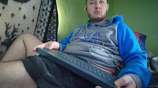 Snapshot of sweet_cock28 chatting on 09.14.25 sweet cock28 online show from 09.14.25