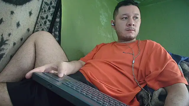 Snapshot of sweet_cock28 chatting on 09.17.25 sweet cock28 online show from 09.17.25