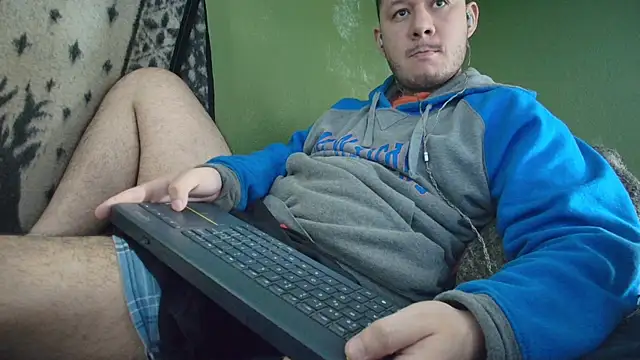 Snapshot of sweet_cock28 chatting on 09.18.25 sweet cock28 online show from 09.18.25