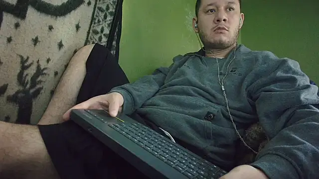 Snapshot of sweet_cock28 chatting on 09.26.25 sweet cock28 online show from 09.26.25