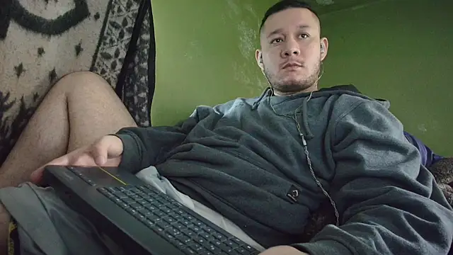 Snapshot of sweet_cock28 chatting on 10.04.25 sweet cock28 online show from 10.04.25