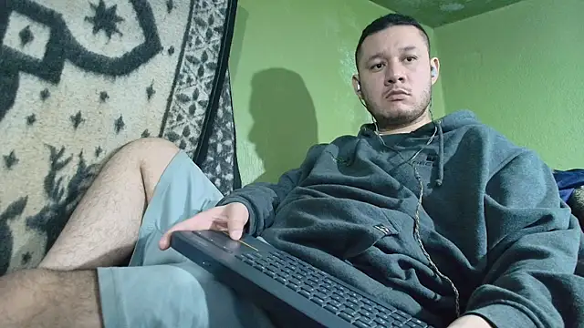 Snapshot of sweet_cock28 chatting on 10.09.25 sweet cock28 online show from 10.09.25