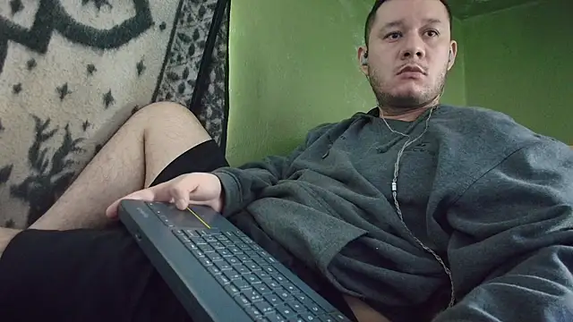 Snapshot of sweet_cock28 chatting on 10.16.25 sweet cock28 online show from 10.16.25