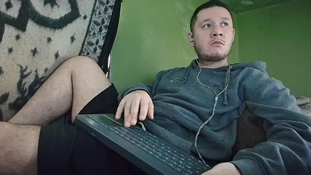 Snapshot of sweet_cock28 chatting on 10.17.25 sweet cock28 online show from 10.17.25