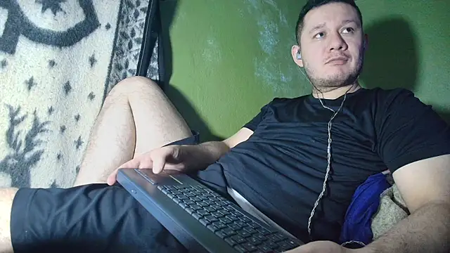 Snapshot of sweet_cock28 chatting on 10.22.25 sweet cock28 online show from 10.22.25