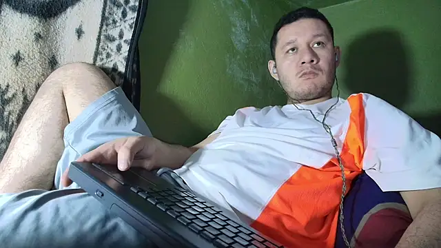 Snapshot of sweet_cock28 chatting on 10.28.25 sweet cock28 online show from 10.28.25