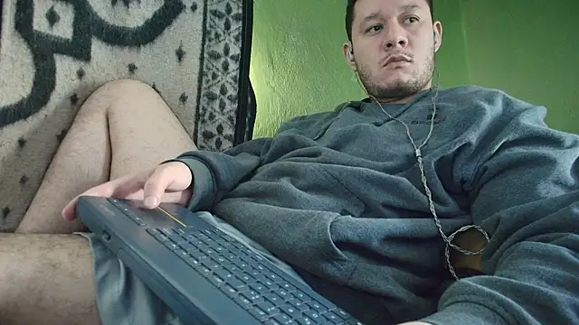 Snapshot of sweet_cock28 chatting on 11.01.25 sweet cock28 online show from 11.01.25