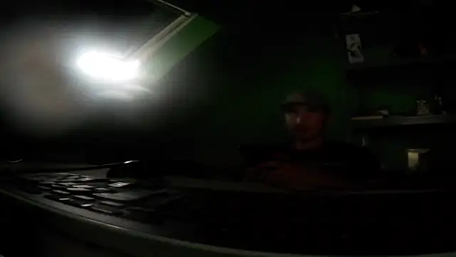 Snapshot of capoloveu chatting on 09.11.25 capoloveu online show from 09.11.25