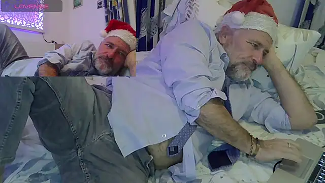 Snapshot of DaddybearVLC chatting on 12.26.24 DaddybearVLC online show from 12.26.24