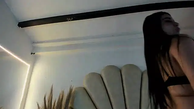 Snapshot of Natasha__Blue chatting on 09.19.25 Natasha Blue online show from 09.19.25