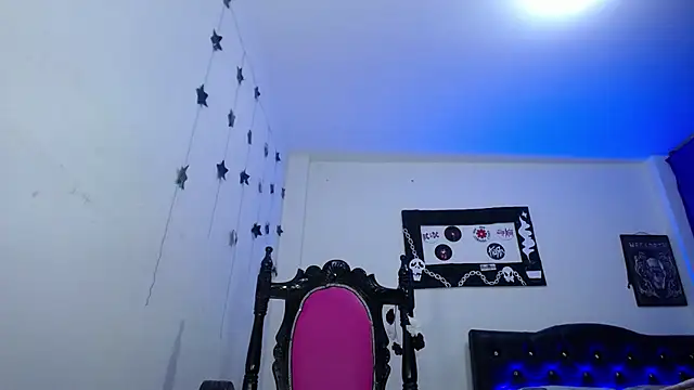 pinky violeta online show from 12.19.24