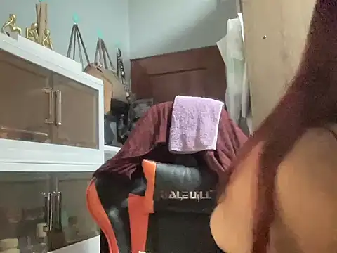 UrLove Marga online show from 11.17.25