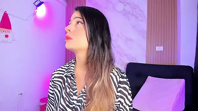 Snapshot of Megan_blue7 chatting on 01.19.25 Megan blue7 online show from 01.19.25