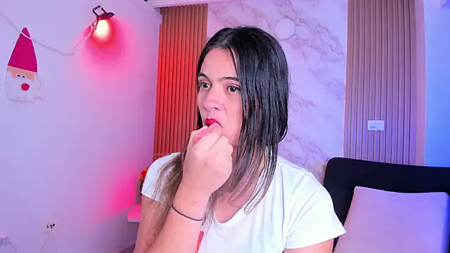 Snapshot of Megan_blue7 chatting on 02.11.25 Megan blue7 online show from 02.11.25