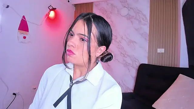 Snapshot of Megan_blue7 chatting on 02.13.25 Megan blue7 online show from 02.13.25