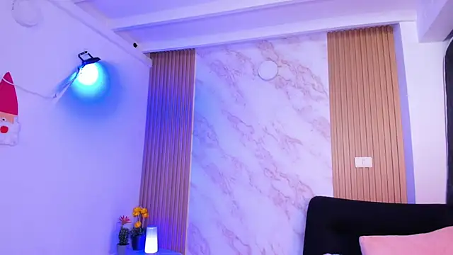 Snapshot of Megan_blue7 chatting on 02.20.25 Megan blue7 online show from 02.20.25