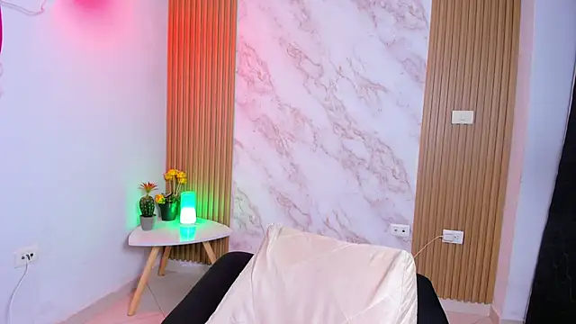 Snapshot of Megan_blue7 chatting on 03.06.25 Megan blue7 online show from 03.06.25