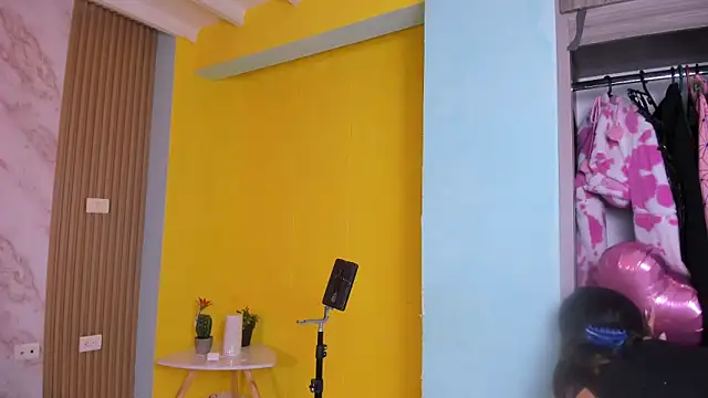 Snapshot of Megan_blue7 chatting on 09.11.25 Megan blue7 online show from 09.11.25