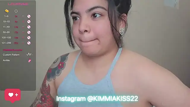 Snapshot of kimmiakiss22 chatting on 02.15.25 kimmiakiss22 online show from 02.15.25
