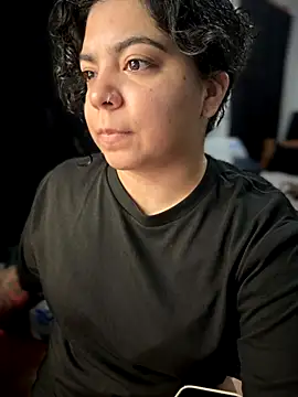 kimmiakiss22 online show from 11.18.25