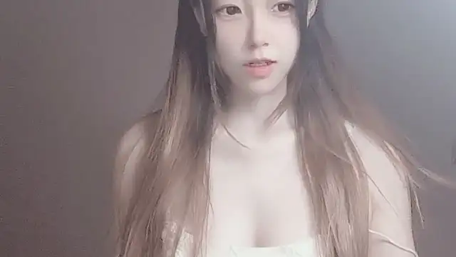 Snapshot of VaerySaenz chatting on 09.16.25 VaerySaenz online show from 09.16.25